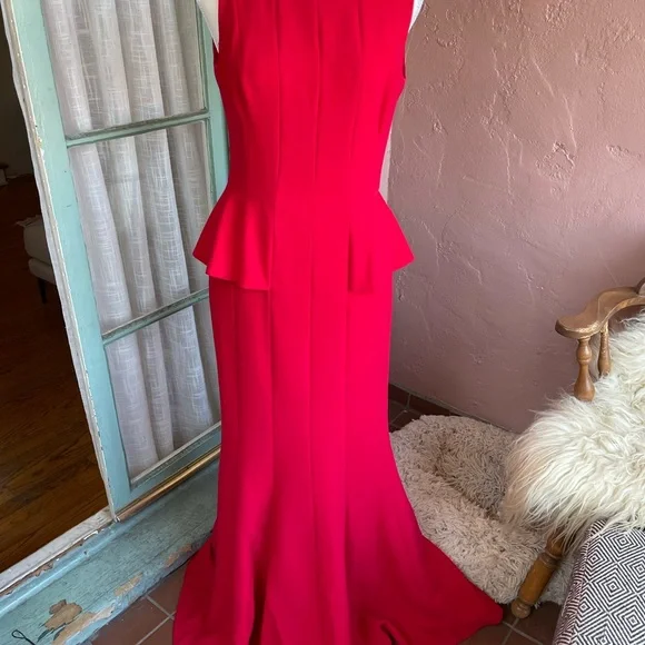 💃🏻BCBG RED CARPET GOWN ❤️🌹 - Picture 4 of 11